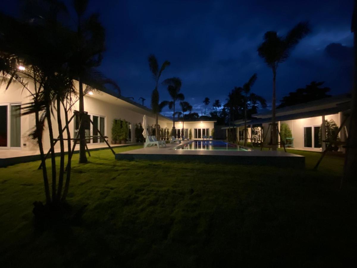 Hotel Le Petit Saint Tropez Khanom Esterno foto