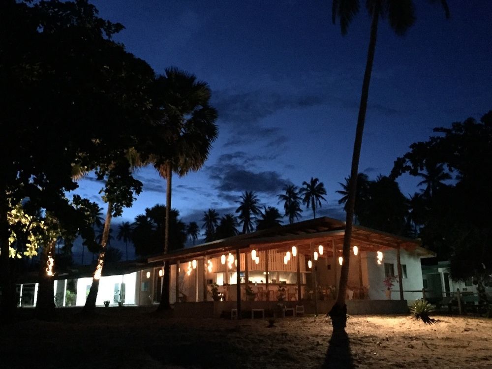 Hotel Le Petit Saint Tropez Khanom Esterno foto